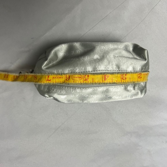 Jewell by Thirty-One Cosmetic Bag Makeup Pouch Travel Accessories Silver Strong - Picture 5 of 10